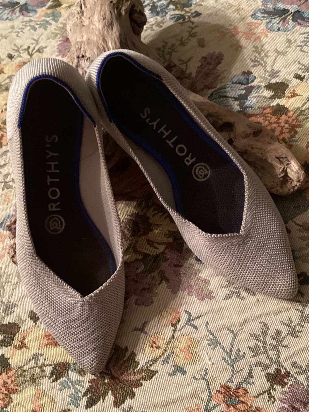 Rothy's The Point Light Tan Knit Flats with Blue Trim Size W6.5